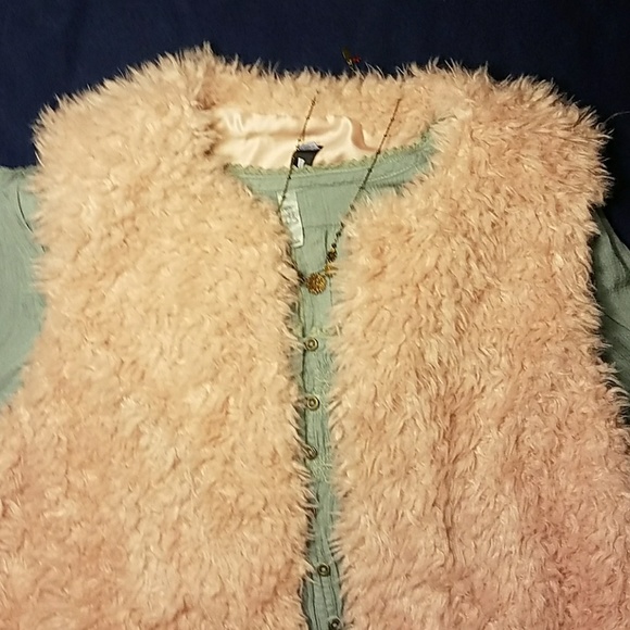 Design lab faux fur vest - Picture 2 of 8